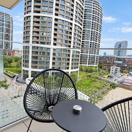 LAM Oak AC - Balcony